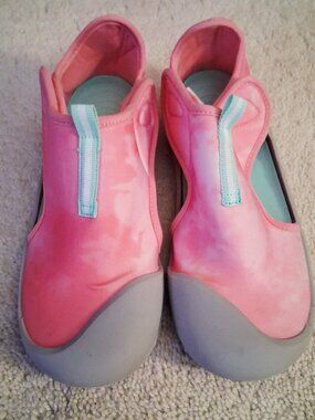 Lands' End size 3 water shoes